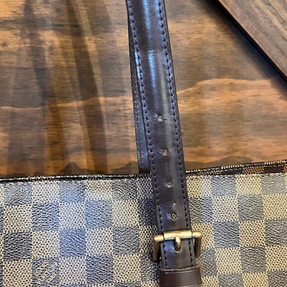 LOUIS VUITTON Damier Ebene Chelsea Tote - Picture 15 of 16